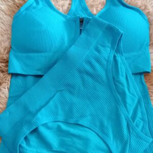 A08 CONJUNTO DE 3 PZ INCLUYE CALZON,BIKER Y TOP