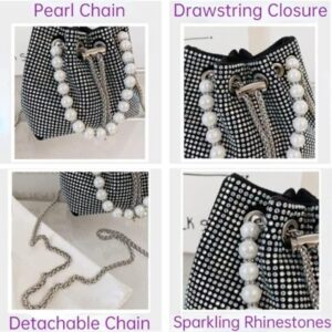 Bolsa de mano con pedrería y cadena de perlas