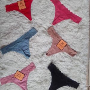 135 Tanga con encaje