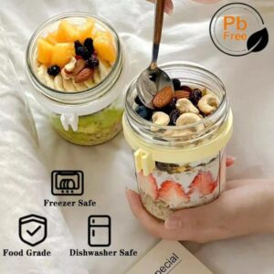 taza de vidrio con cuchara