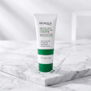 Limpiador para eliminar el acné con ácido salicílico de BIOAQUA.